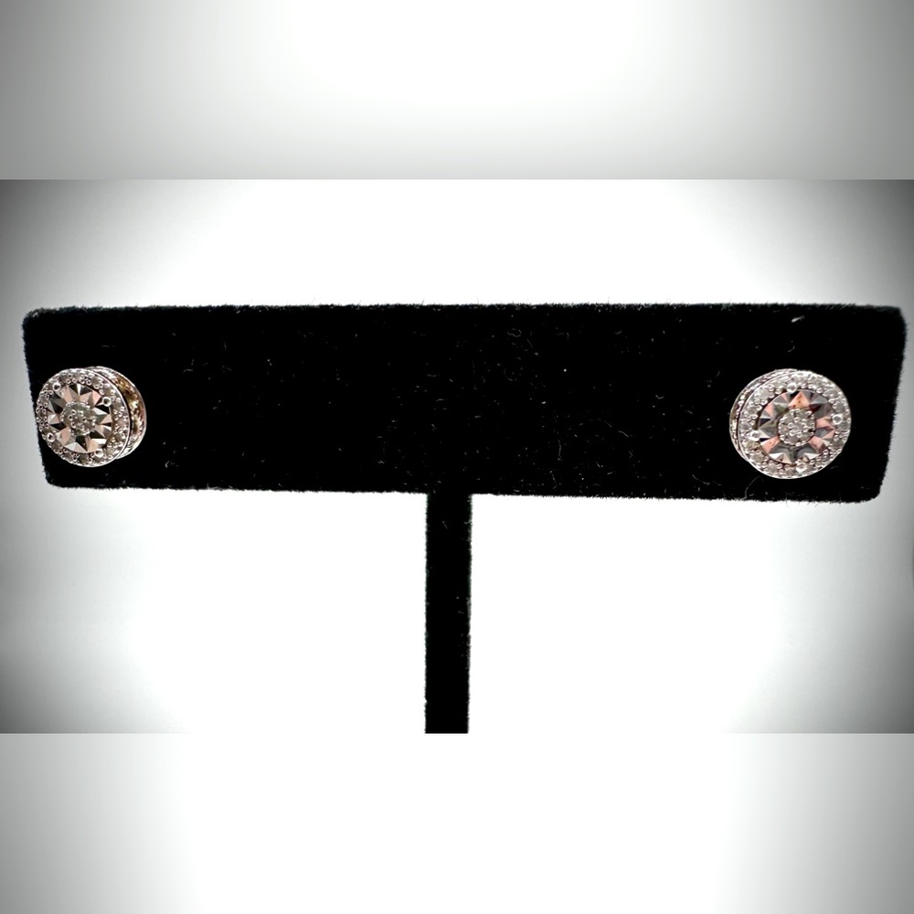 925 Silver Stud Earrings, Great Preowned Condition